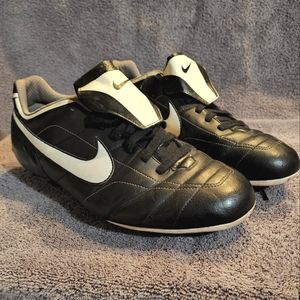 Nike Versatract Cleats, Rugby, Soccer, Baseball Size 14